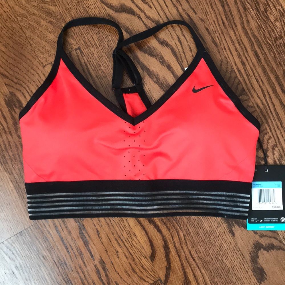 Nike sports bra nwt